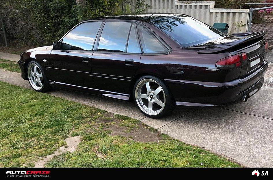 HOLDEN-COMMODORE-FR